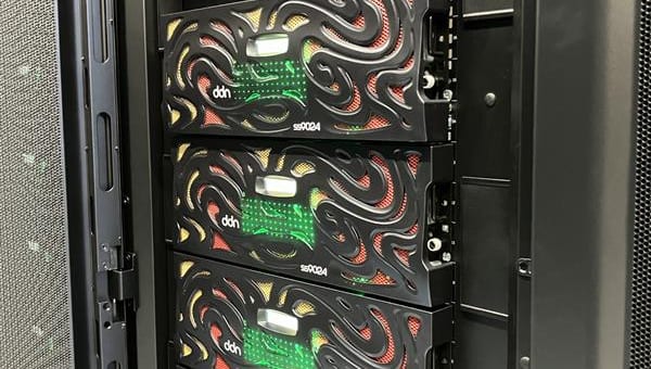 Shirokane8 ホームディスク DDN Lustre